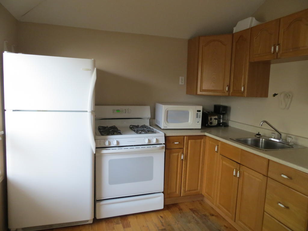 Halls Cottages Honey Harbor Room photo