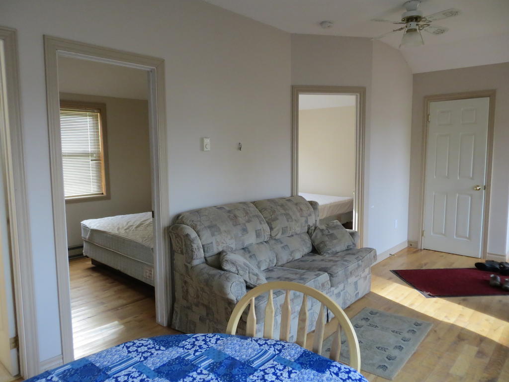 Halls Cottages Honey Harbor Room photo
